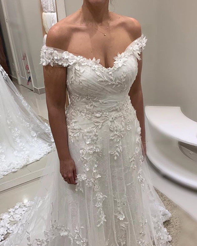 Elegant Lace Applique Bridal Dresses - Evelyn Belluci